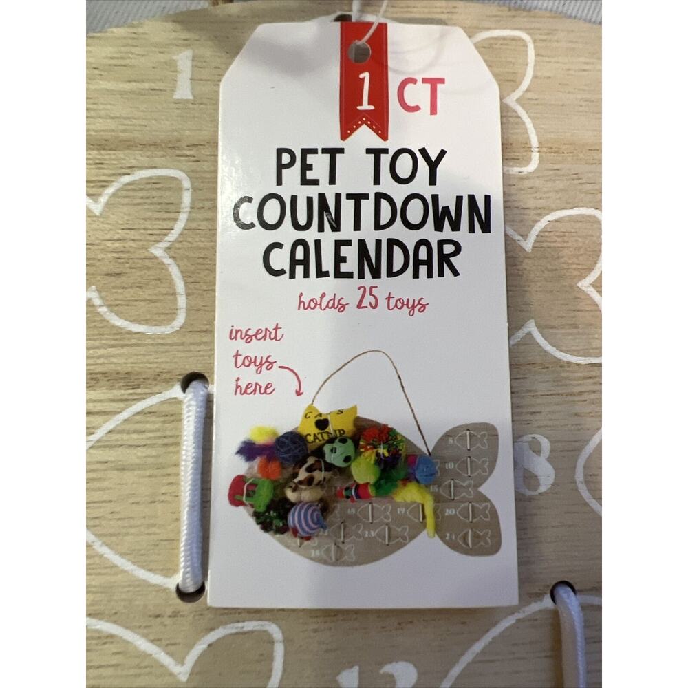 Target Pet TOY COUNTDOWN CALENDAR Holds 25 Toys Treats Insert Christmas NEW